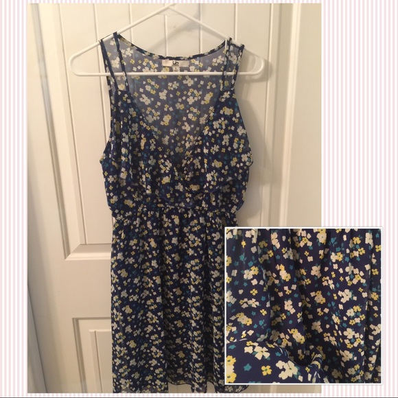 Dress - Picture 1 of 1